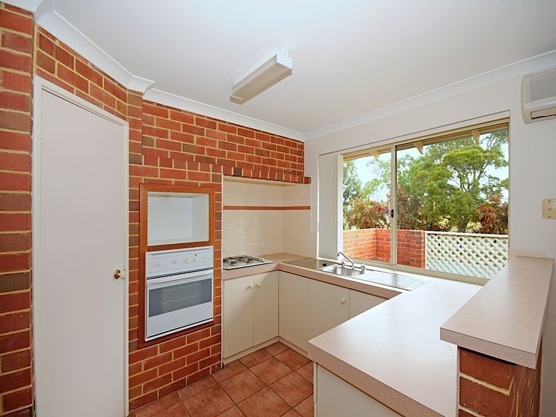 1A Cluelow Rise, Leeming WA 6149