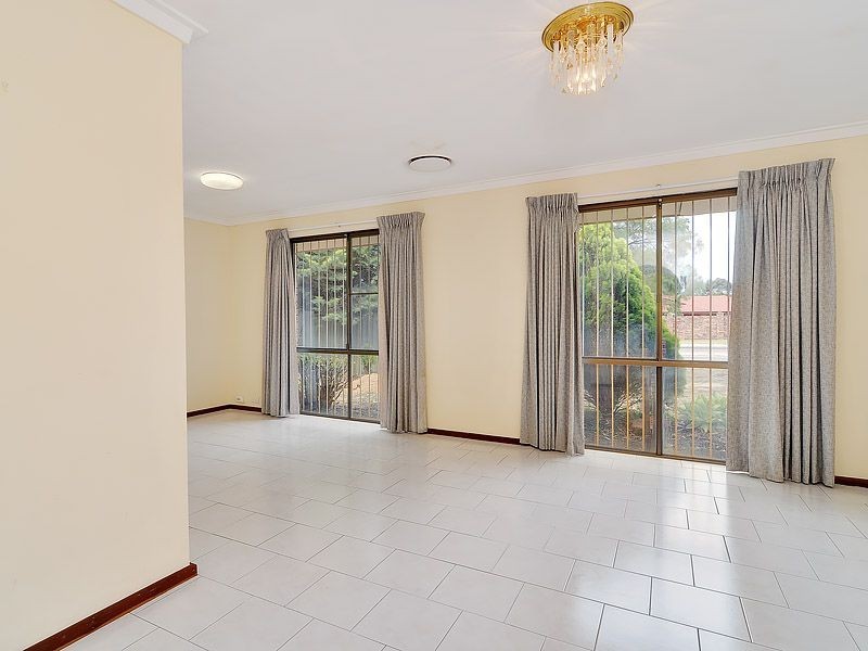 2B Westmorland Drive, Leeming WA 6149