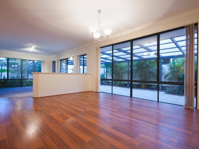 6 Kakadu Rest, Bertram WA 6167