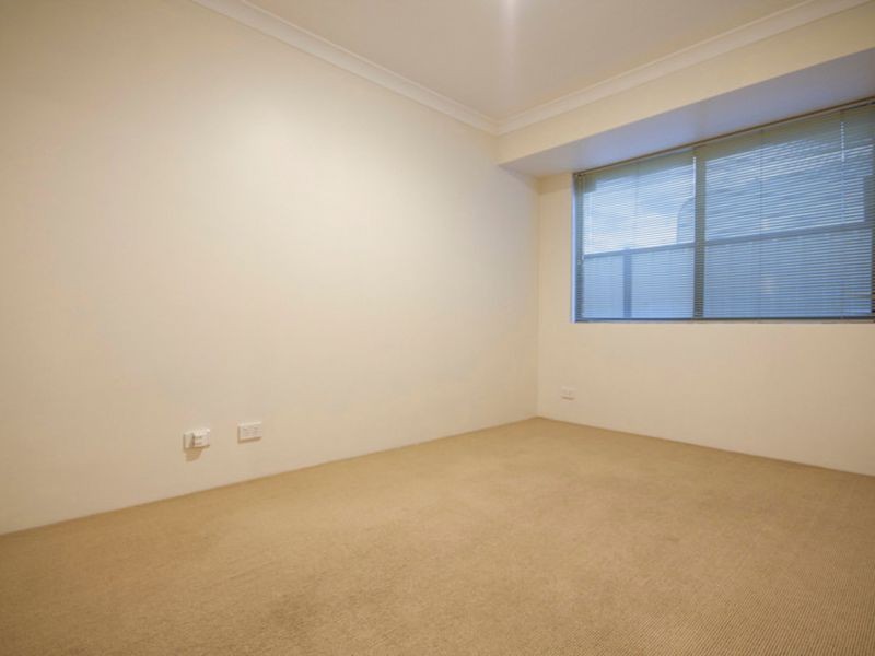 6 Kakadu Rest, Bertram WA 6167