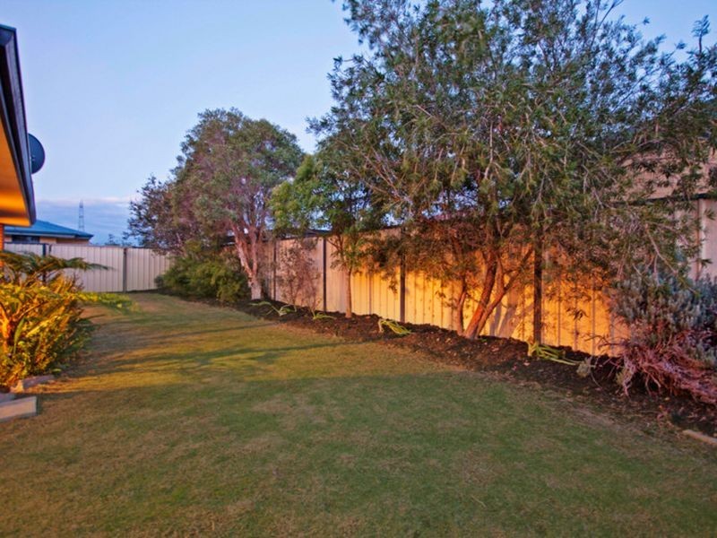 6 Kakadu Rest, Bertram WA 6167