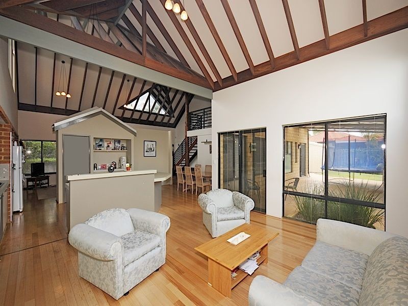 1 Ashridge Turn, Canning Vale WA 6155