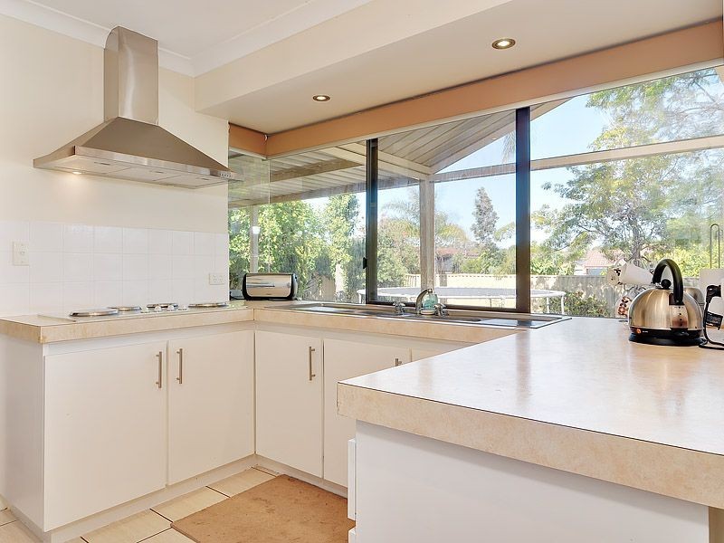 19 Anscombe Loop, Leeming WA 6149