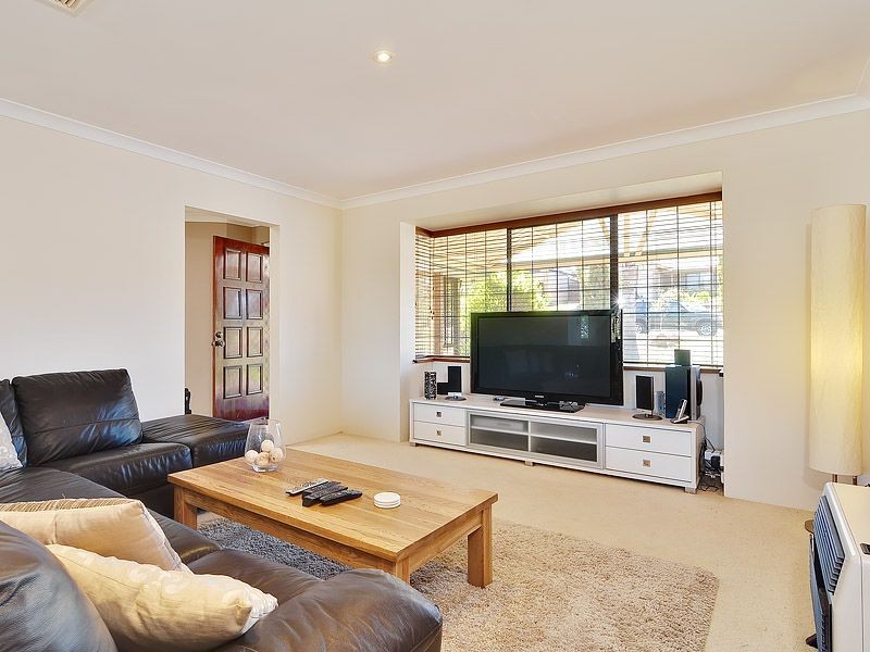 19 Anscombe Loop, Leeming WA 6149