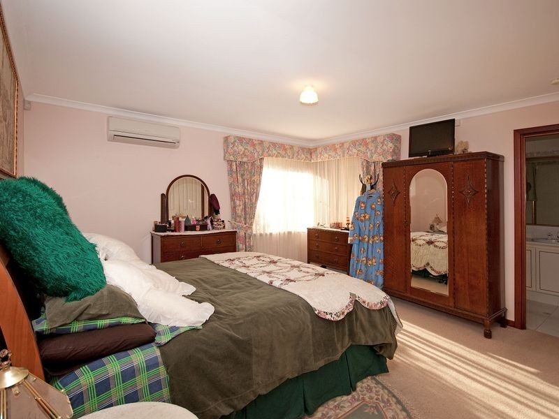 3 Olsen Court, Leeming WA 6149