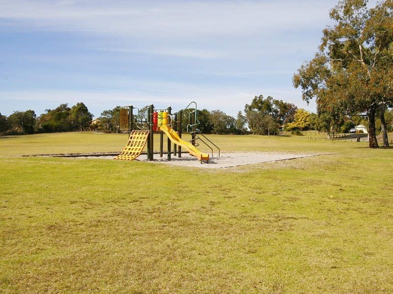 8 Kershaw Gardens, Leeming WA 6149