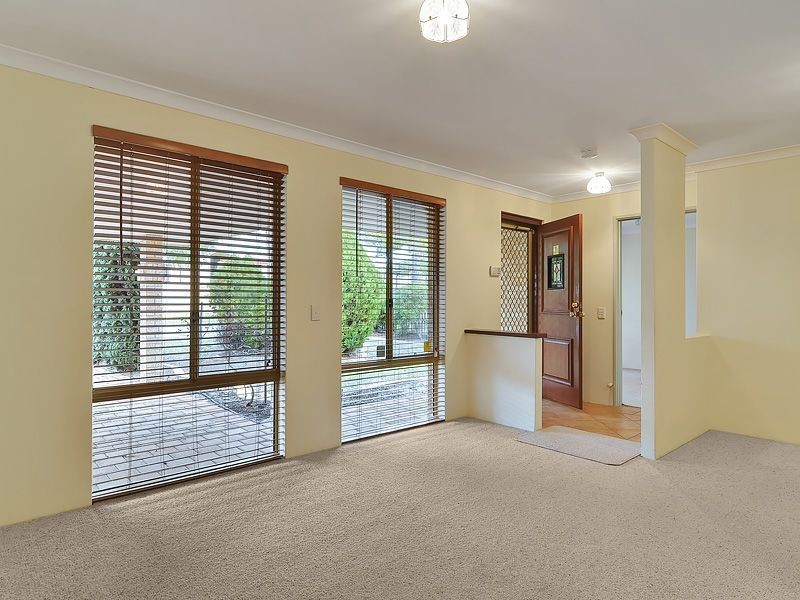 9 Brooke Gardens, Bateman WA 6150