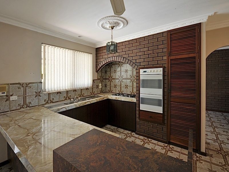 10 Findlay Road, Leeming WA 6149