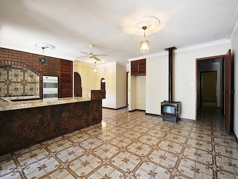 10 Findlay Road, Leeming WA 6149