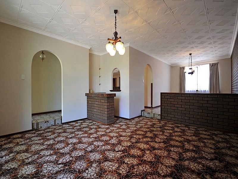 10 Findlay Road, Leeming WA 6149