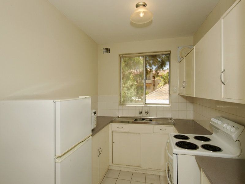 14/4 Comer Street, Como WA 6152