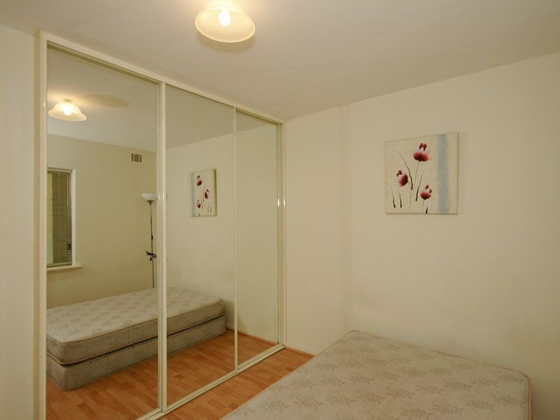 14/4 Comer Street, Como WA 6152