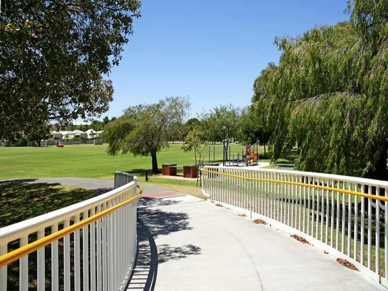 14/4 Comer Street, Como WA 6152