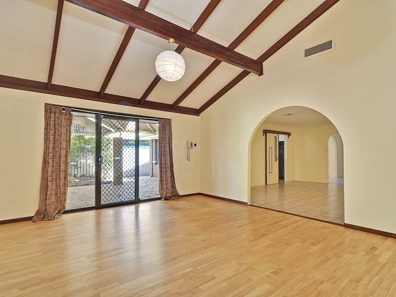 32 Marlene Way, Bibra Lake WA 6163