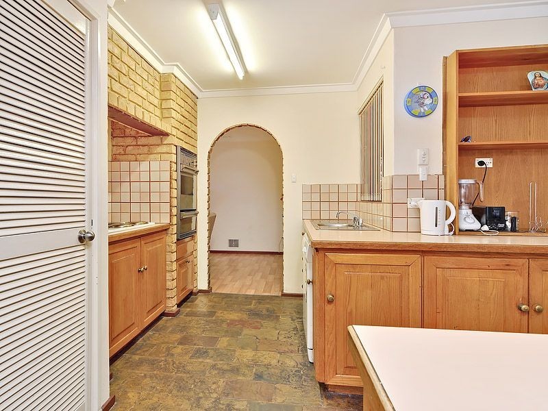 411 High Road, Parkwood WA 6147