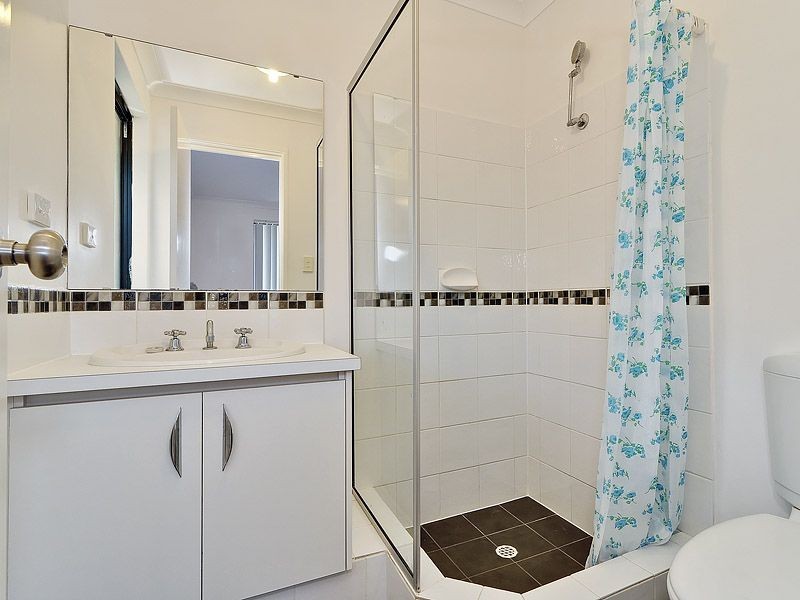 13 Leghorn Road, Orelia WA 6167