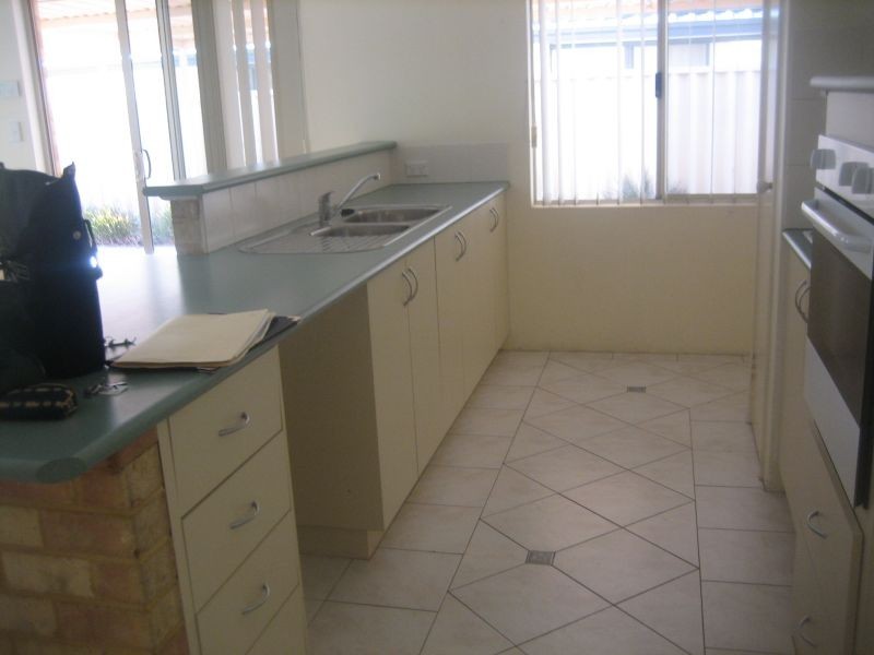 9 Windchime Terrace, Atwell WA 6164