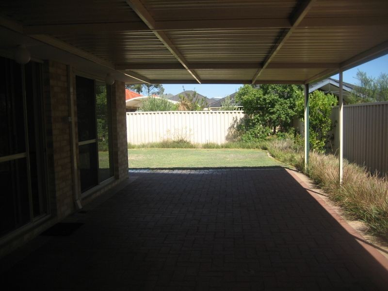 9 Windchime Terrace, Atwell WA 6164