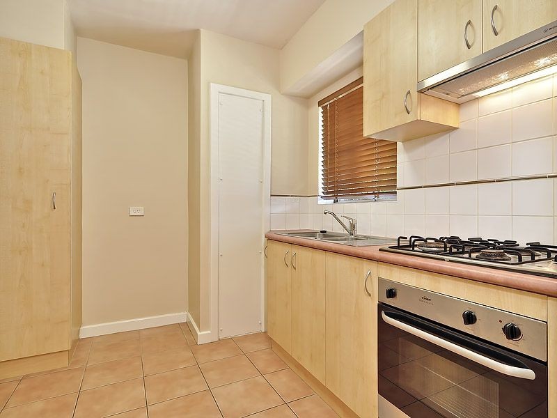 8/15 Friar John Way, Coolbellup WA 6163