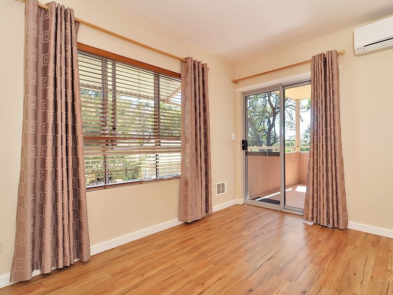 8/15 Friar John Way, Coolbellup WA 6163