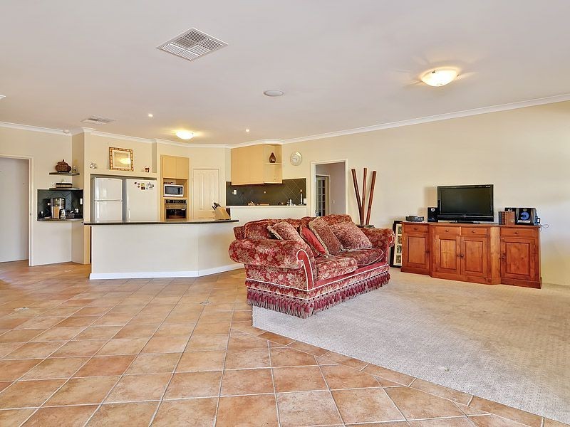 10 Strutt Parkway, Southern River WA 6110