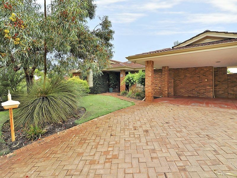6 Liddell Heights, Leeming WA 6149