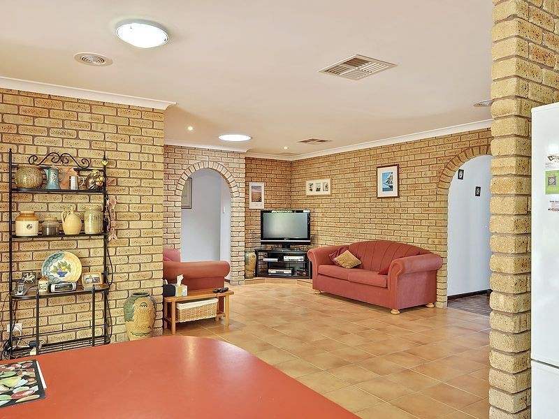 98 Apsley Road, Willetton WA 6155