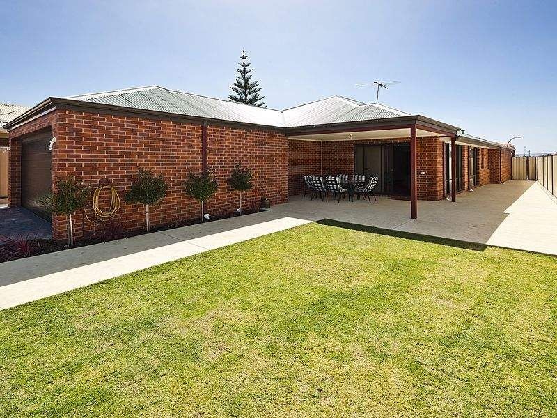 25 The Bridgeway, Canning Vale WA 6155