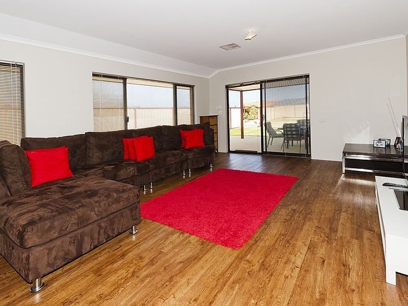 25 The Bridgeway, Canning Vale WA 6155