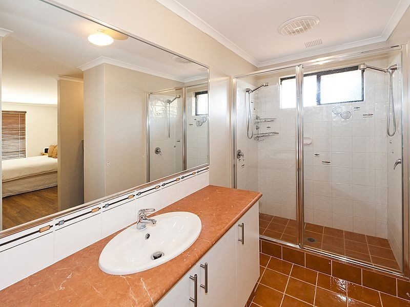 25 The Bridgeway, Canning Vale WA 6155