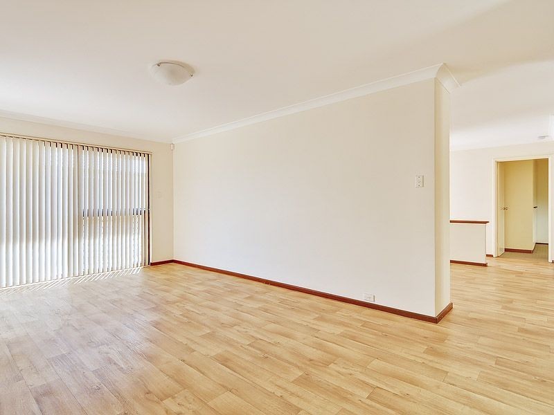 32B Gladstone Road, Leeming WA 6149