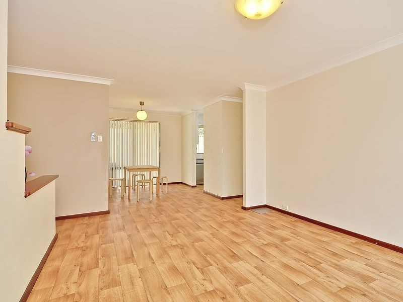 32B Gladstone Road, Leeming WA 6149