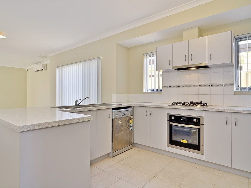 17/26 Churchill Green, Canning Vale WA 6155