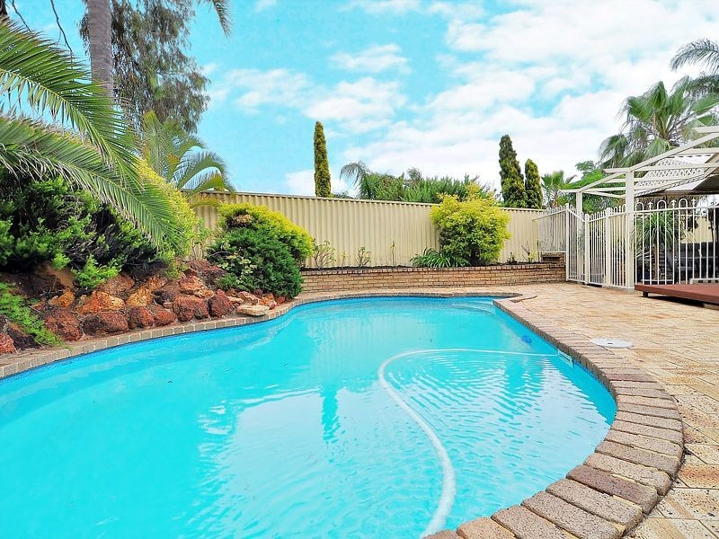 4 Gledhill Way, Leeming WA 6149