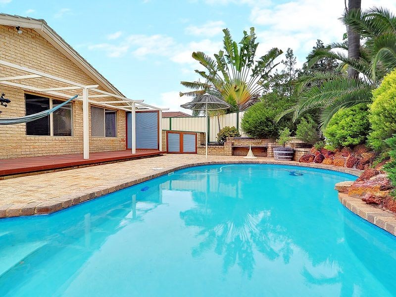 4 Gledhill Way, Leeming WA 6149
