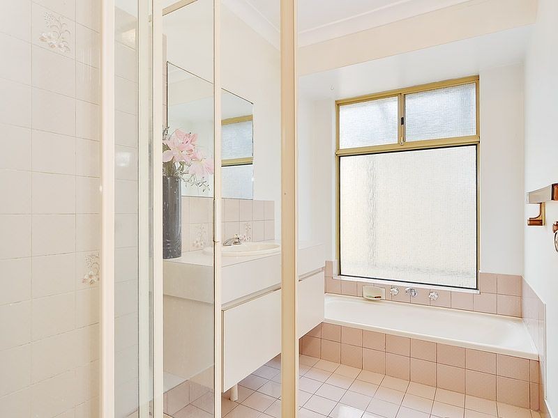 4 Gledhill Way, Leeming WA 6149