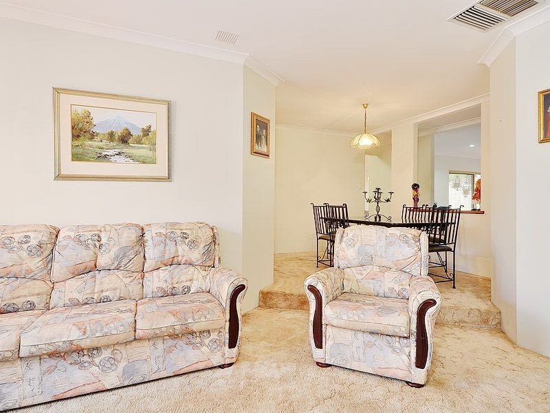 4 Gledhill Way, Leeming WA 6149
