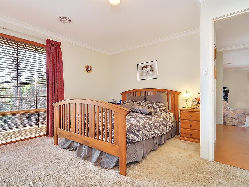 4 Gledhill Way, Leeming WA 6149