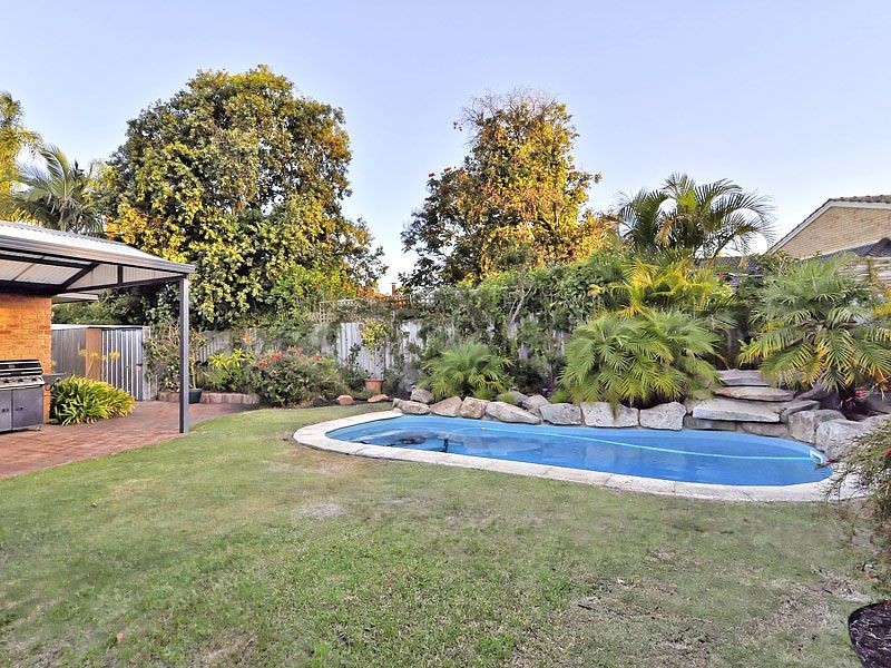 9 Keys Court, Leeming WA 6149