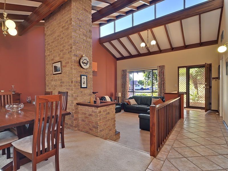 9 Keys Court, Leeming WA 6149