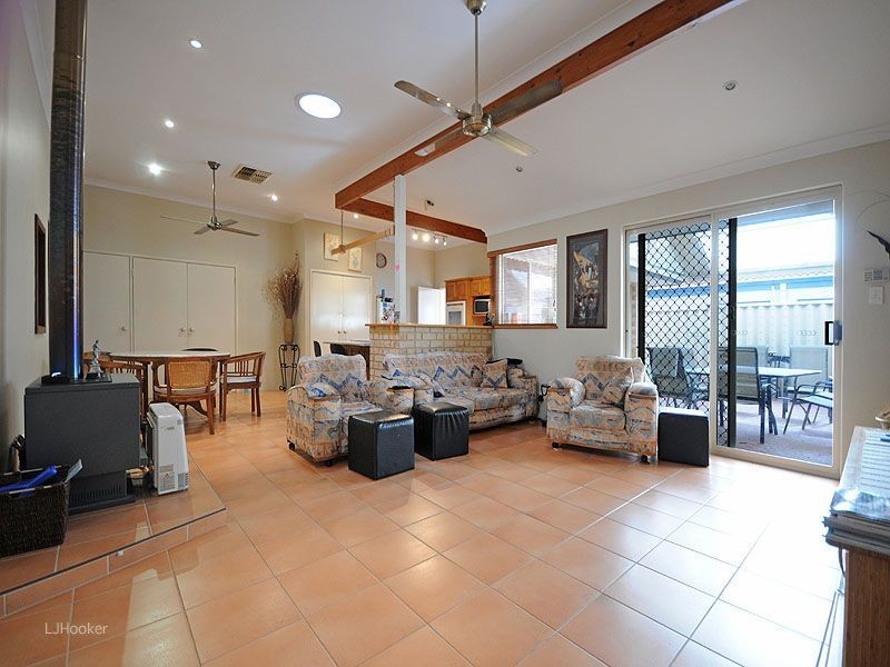 15 Twinbranch Rise, Leeming WA 6149