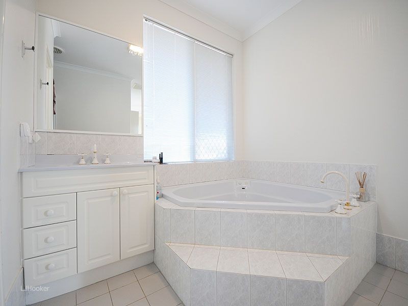 15 Twinbranch Rise, Leeming WA 6149