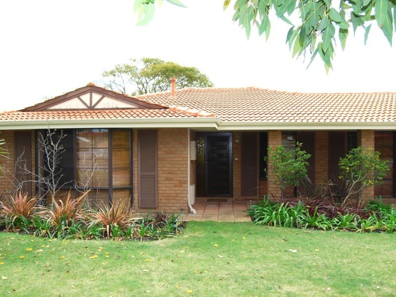 15 San Miguel Drive, Leeming WA 6149