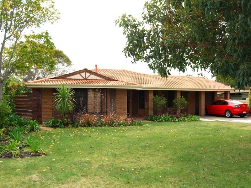 15 San Miguel Drive, Leeming WA 6149