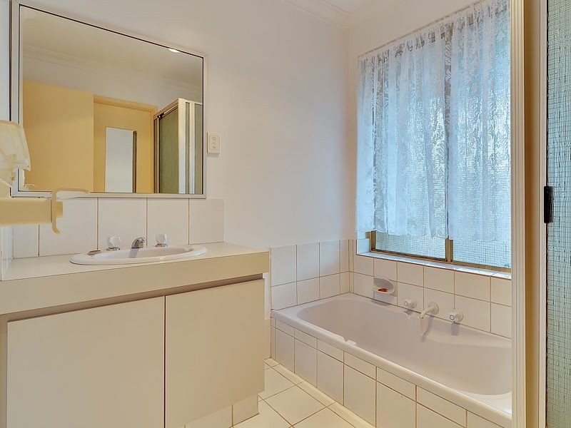 8 Farrow Way, Bibra Lake WA 6163