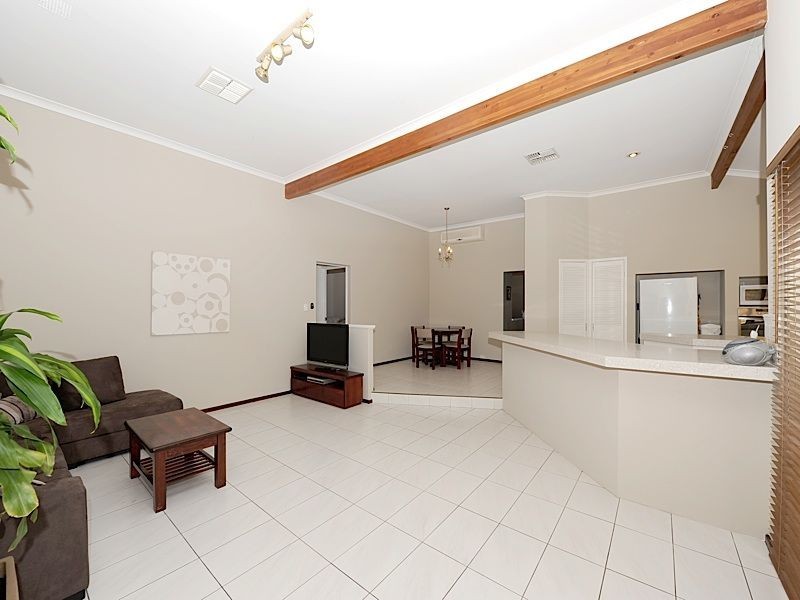 5 Timber Ridge Retreat, Leeming WA 6149