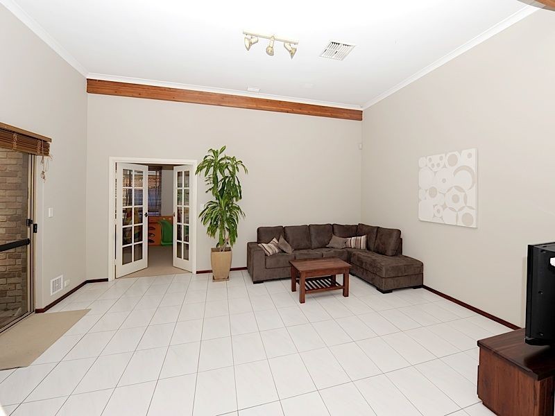 5 Timber Ridge Retreat, Leeming WA 6149