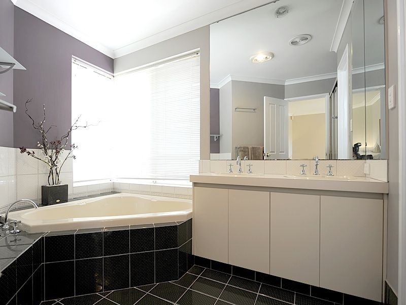 5 Timber Ridge Retreat, Leeming WA 6149