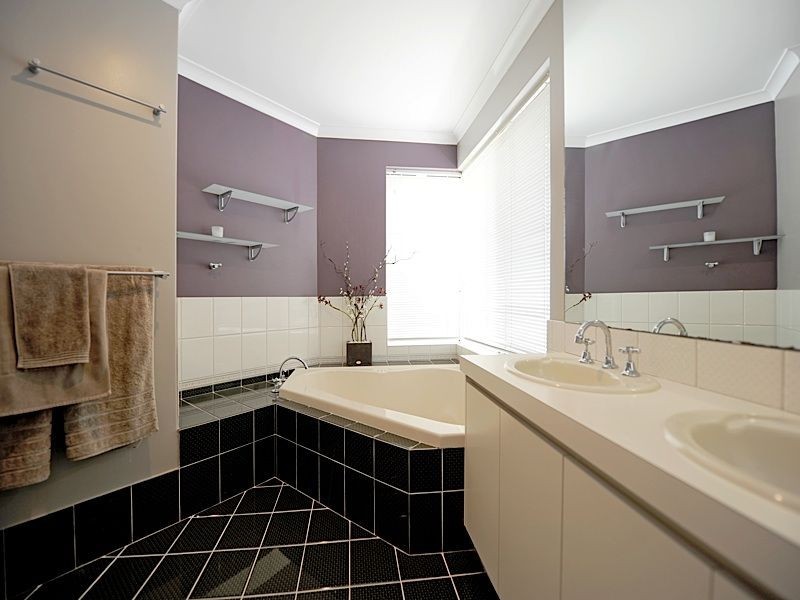 5 Timber Ridge Retreat, Leeming WA 6149