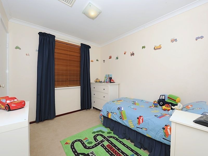 5 Timber Ridge Retreat, Leeming WA 6149